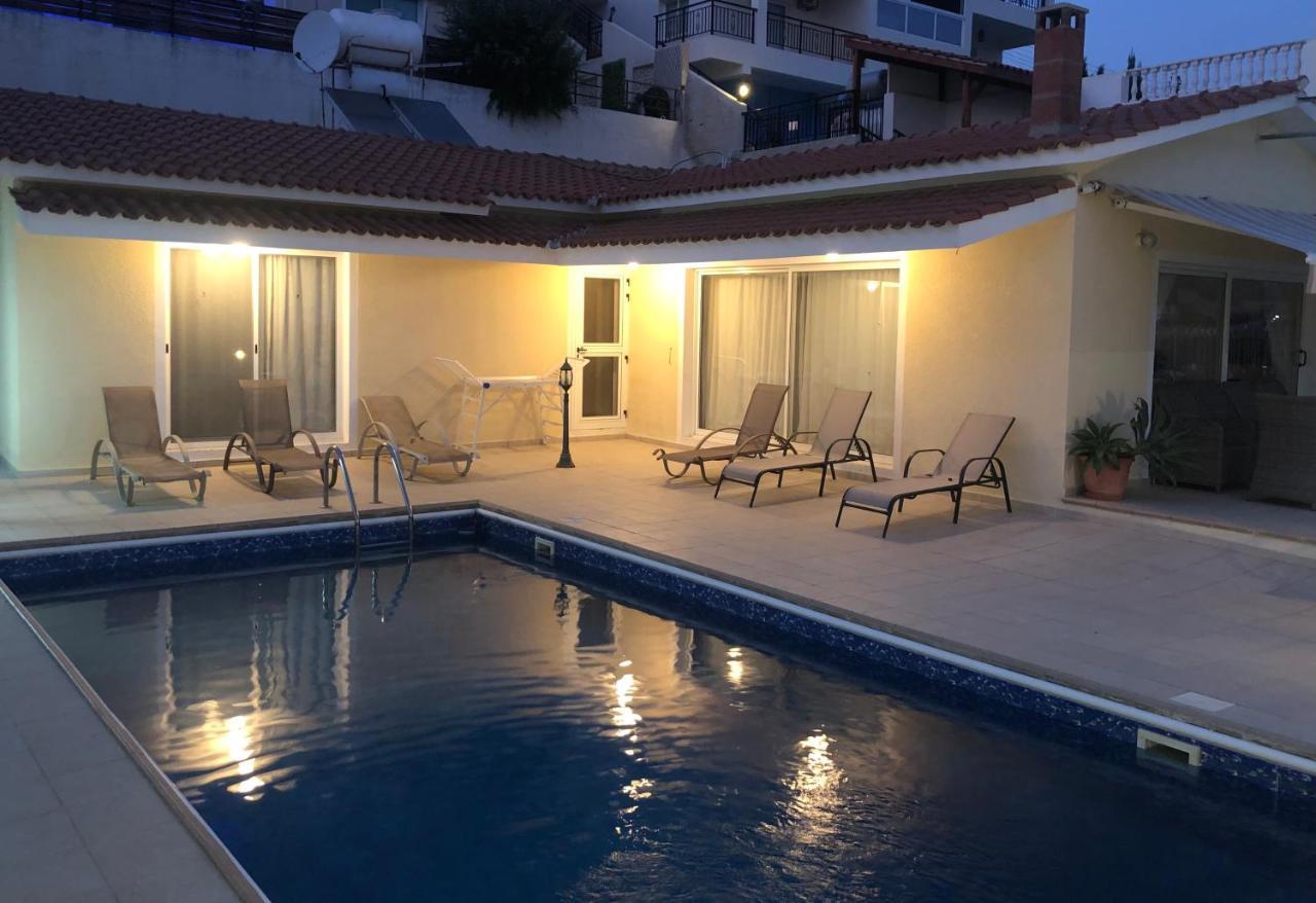 Peyia Palm Villa Paphos 外观 照片